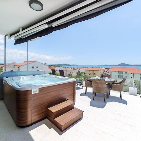 Villa Aliara Jacuzzi Apartment 沃迪切 外观 照片